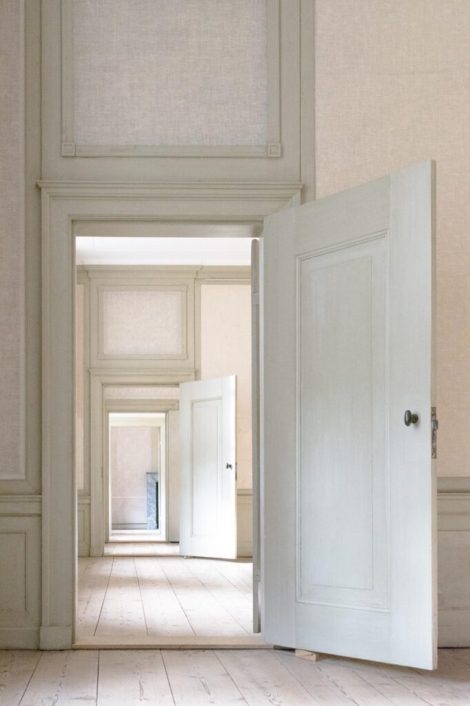 doors-3117027_1280